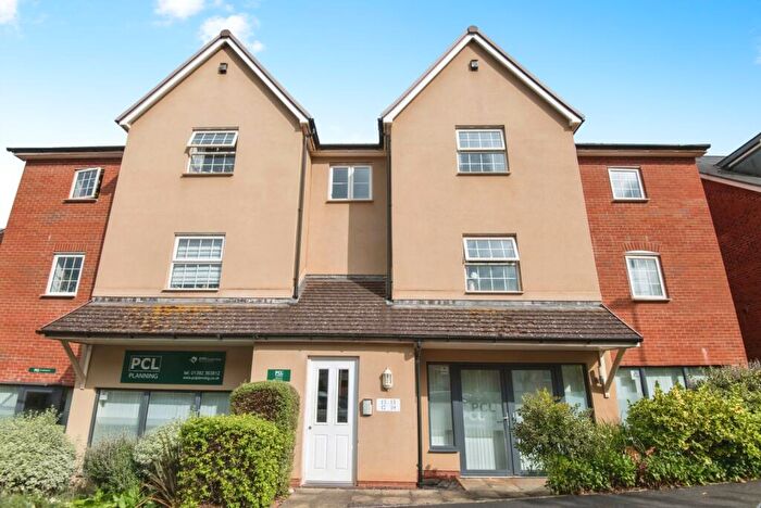 2 Bedroom Flat For Sale In Old Park Avenue, Exeter, Devon, EX1