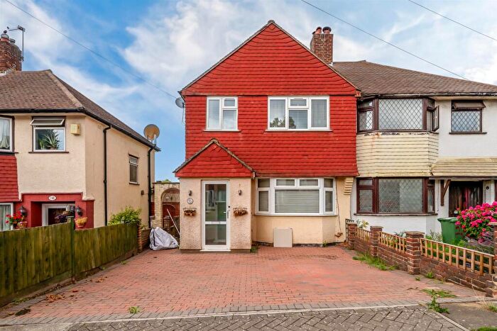 3 Bedroom Semi-Detached House For Sale In Cotton Hill, Bromley, BR1