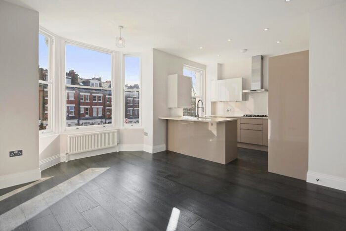 2 Bedroom Flat To Rent In Primrose Gardens, Belsize Park, NW3