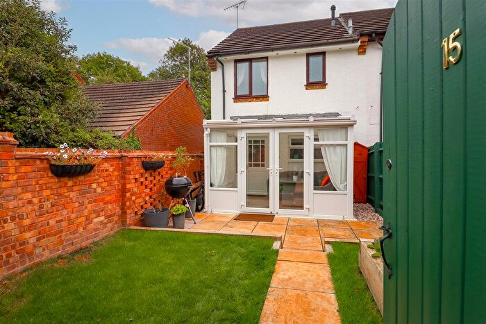 3 Bedroom Semi-Detached House For Sale In Ladbroke Road, Bishops Itchington, Southam, CV47