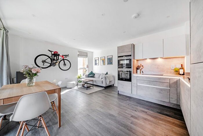 1 Bedroom Flat For Sale In Osborne Road, Acton, London, W3