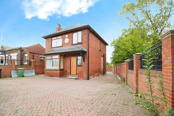 3 Bedroom Detached House For Sale In Ring Road, Middleton, Leeds, LS10