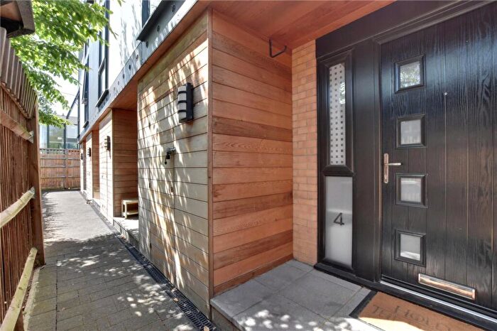 3 Bedroom Terraced House For Sale In Arlington Close, Hither Green, London, SE13