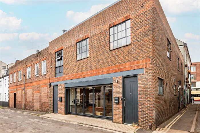 2 Bedroom Penthouse For Sale In Queens Place, Brighton, BN1