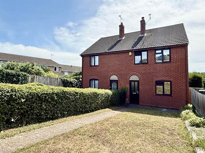 4 Bedroom Semi-Detached House For Sale In Victoria Road, Stowmarket, IP14