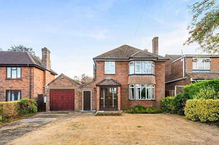3 Bedroom Detached House For Sale In Chartridge Lane, Chesham, HP5