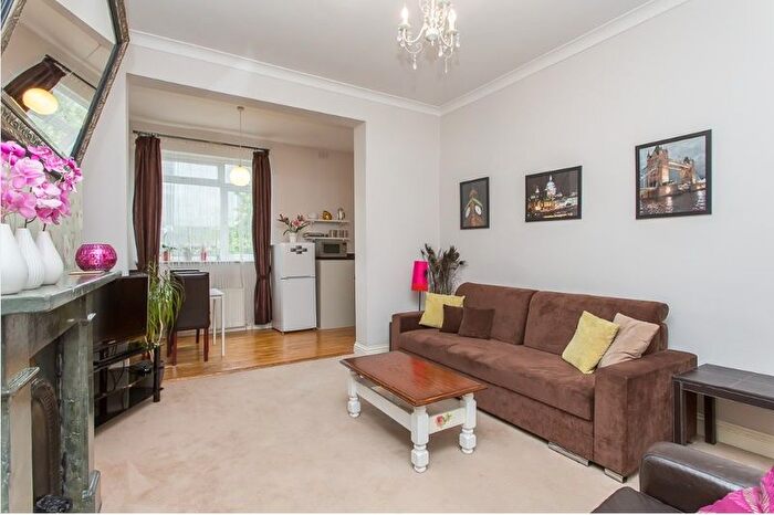 2 Bedroom Flat To Rent In Hammersmith Grove, Hammersmith / Brackenbury Village, London, W6