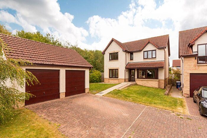 5 Bedroom Detached House For Sale In Grove Farm Gardens, Bonnyrigg, Midlothian, EH19