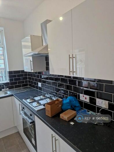 2 Bedroom Terraced House To Rent In Rayleigh Street, Bradford, BD4