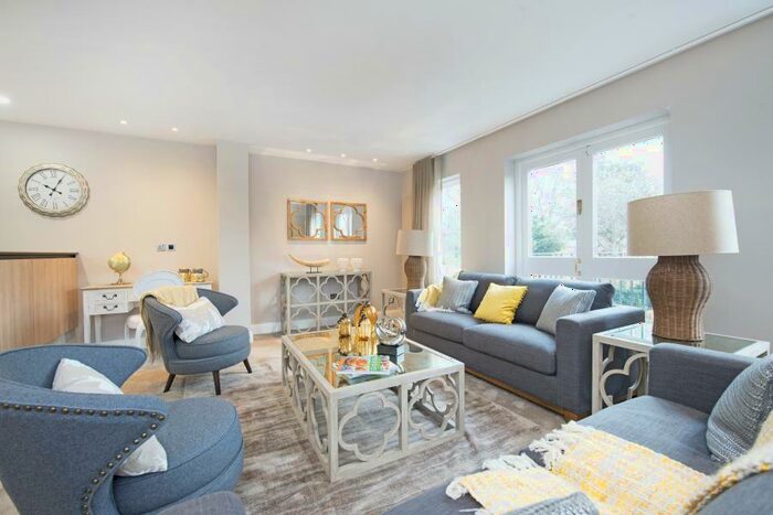 3 Bedroom Apartment To Rent In Lyndhurst Road, Hampstead, NW3