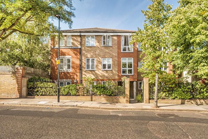 1 Bedroom Flat For Sale In Hargrave Park, Cavell Court, N19