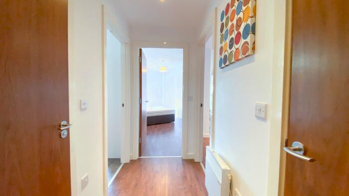 2 Bedroom Flat To Rent In Sillavan Way, Salford, M3