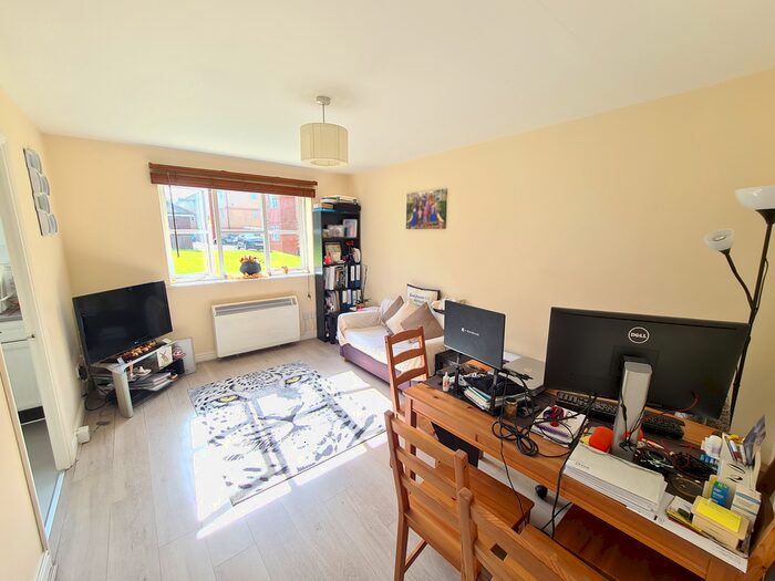 1 Bedroom Flat To Rent In Simms Gardens, East Finchley, N2
