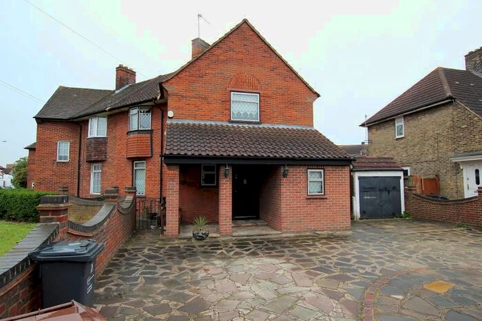 3 Bedroom End Of Terrace House To Rent In Nutbrowne Road, Dagenham, Essex, RM9