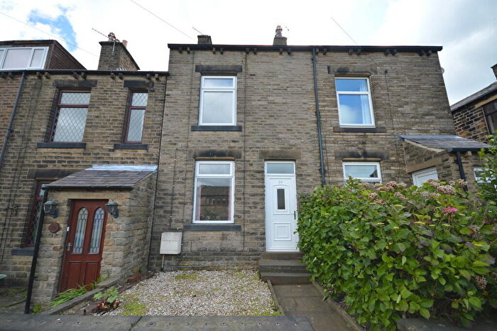 3 Bedroom Terraced House To Rent In Station Road, Skelmanthorpe, Huddersfield, West Yorkshire, HD8