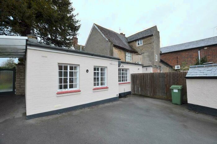 1 Bedroom Bungalow To Rent In Lime Street, Olney, MK46