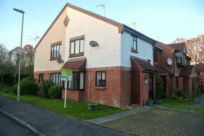 1 Bedroom Cluster House To Rent In Long Copse Chase, Chineham, RG24