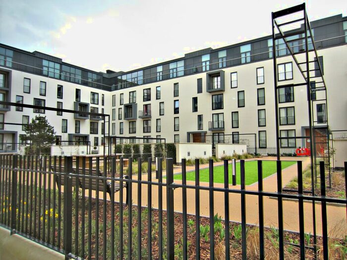 Flat To Rent In Western Riverside, Bath, BA2