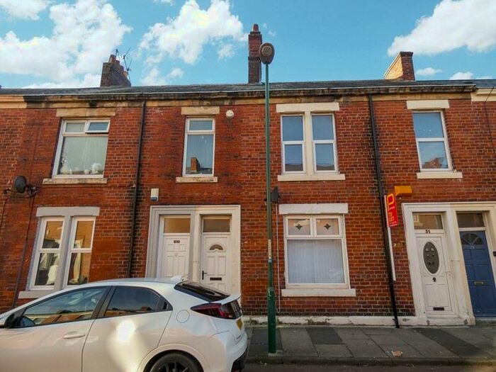 2 Bedroom Flat To Rent In Frobisher Street, Hebburn, Tyne And Wear, NE31