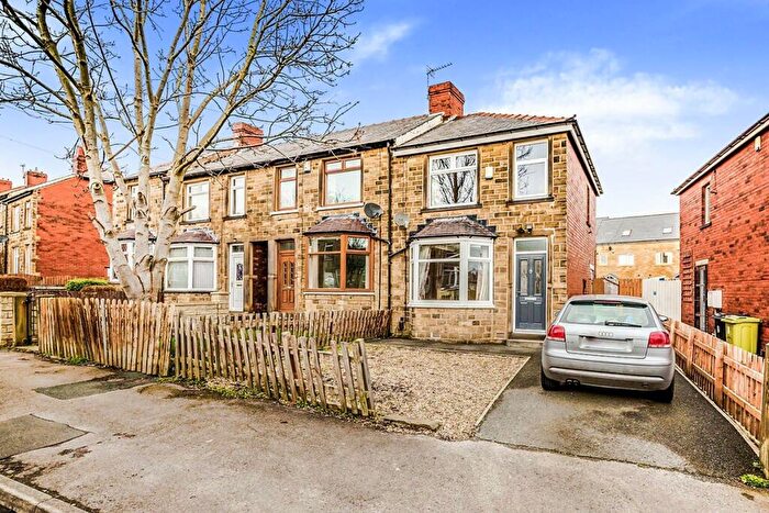 3 Bedroom End Of Terrace House To Rent In Coniston Avenue, Huddersfield, West Yorkshire, HD5