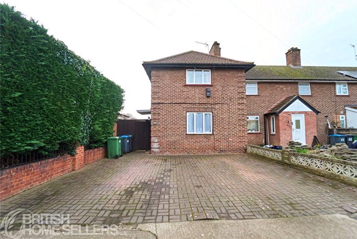 3 Bedroom End Terrace House For Sale In Lower Marsh Lane, Kingston Upon Thames, KT1