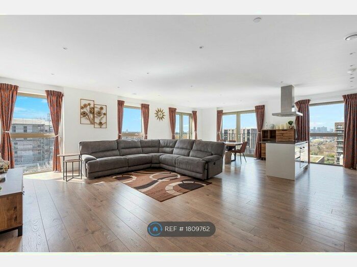 3 Bedroom Flat To Rent In London, London, E16