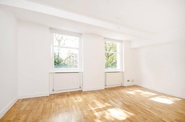 2 Bedroom Flat To Rent In Dalston Lane, Dalston, London, E8