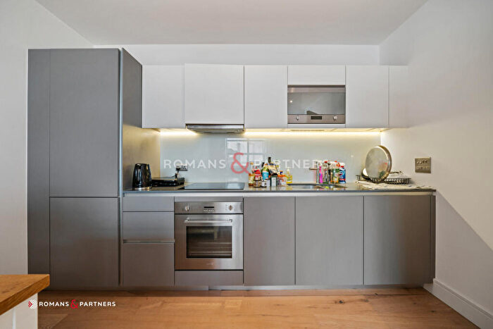 2 Bedroom Apartment To Rent In Carlow House, Camden, NW1