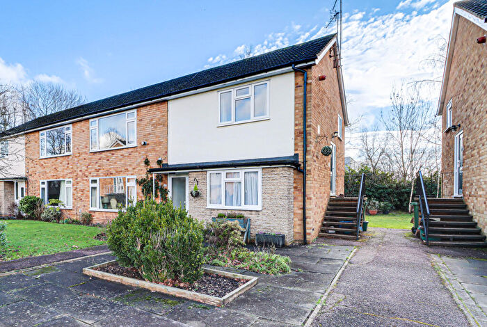 2 Bedroom Maisonette For Sale In Ryecroft Court, St Albans, AL4