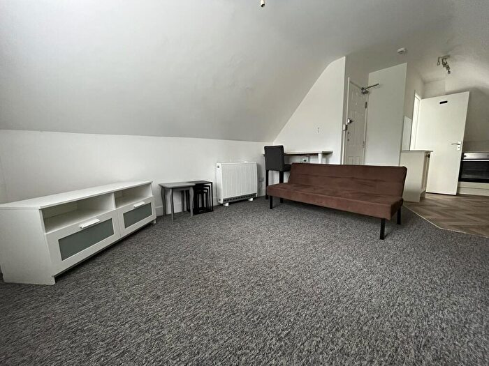 Studio To Rent In Churchill Road, Bournemouth, BH1