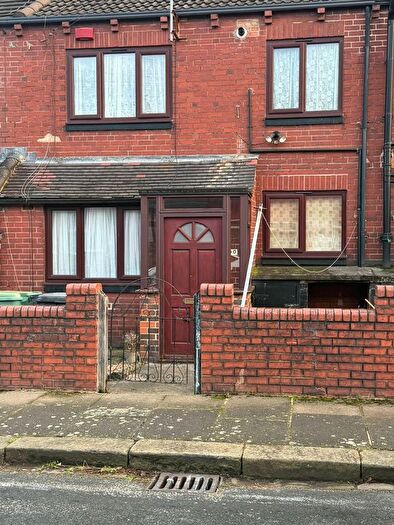 1 Bedroom Terraced House To Rent In Longroyd Crescent North, Leeds, LS11