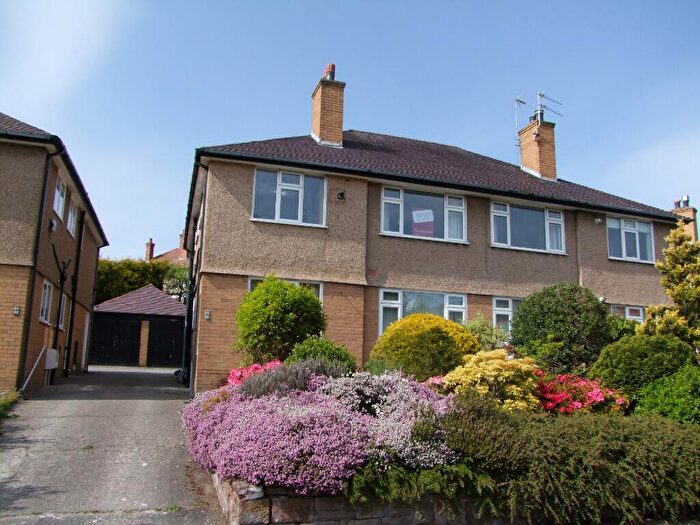 2 Bedroom Flat To Rent In Castle Mount, Heswall, Wirral, CH60