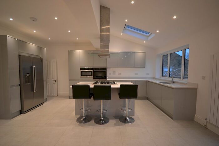 4 Bedroom End Of Terrace House To Rent In Culverden Road, Balham, London, SW12