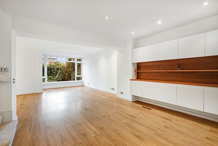 5 Bedroom Detached House To Rent In Woodsford Square, Holland Park, London, W14