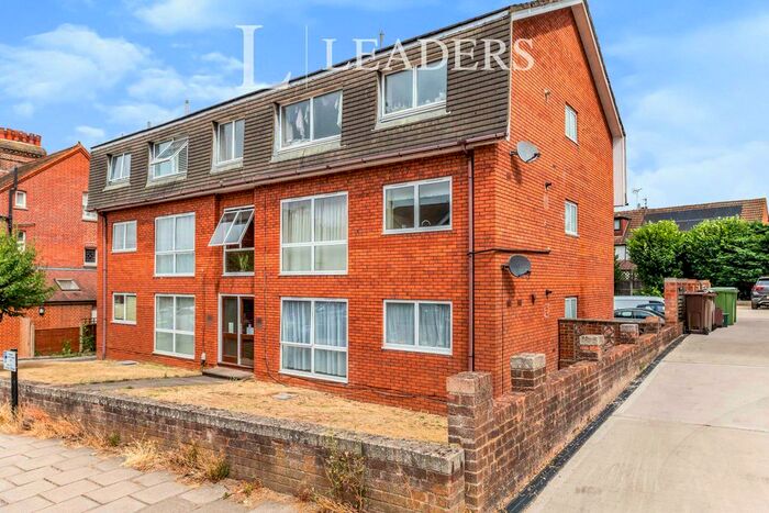 2 Bedroom Flat To Rent In Carlisle Avenue, St. Albans, AL3