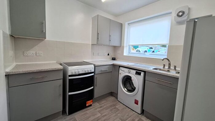 2 Bedroom Flat To Rent In Plaiters Way, Houghton Regis, LU5