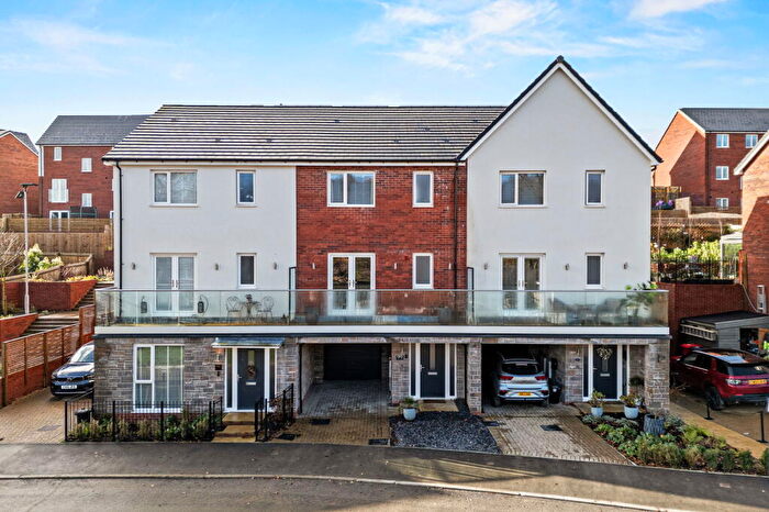 3 Bedroom Town House For Sale In Ffordd Yr Olchfa, Swansea, SA2