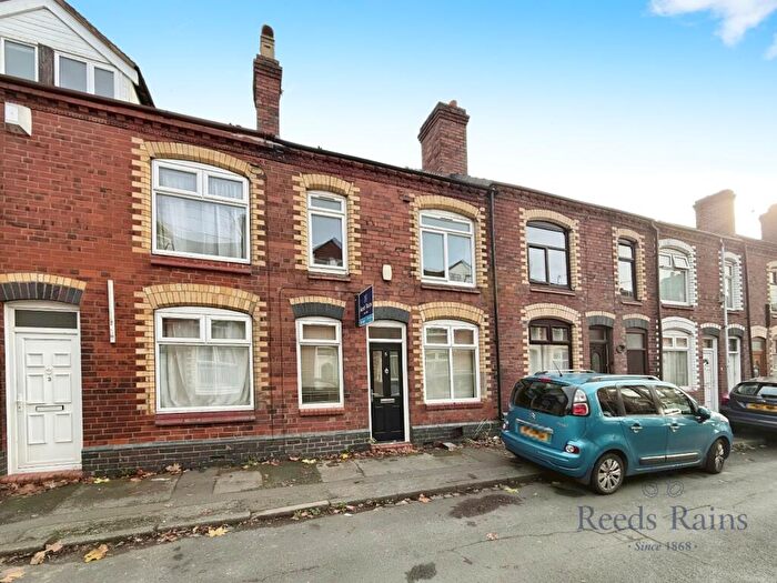 4 Bedroom Terraced House For Sale In Kinsey Street, Newcastle, Staffordshire, ST5