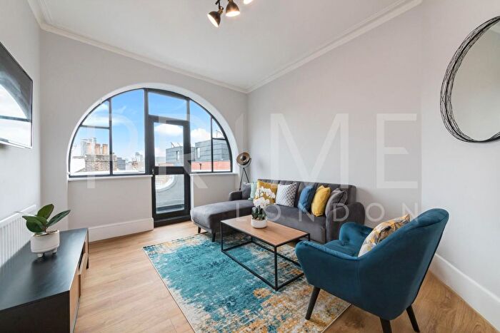 3 Bedroom Flat To Rent In Park Mansions, Vauxhall, London, SW8