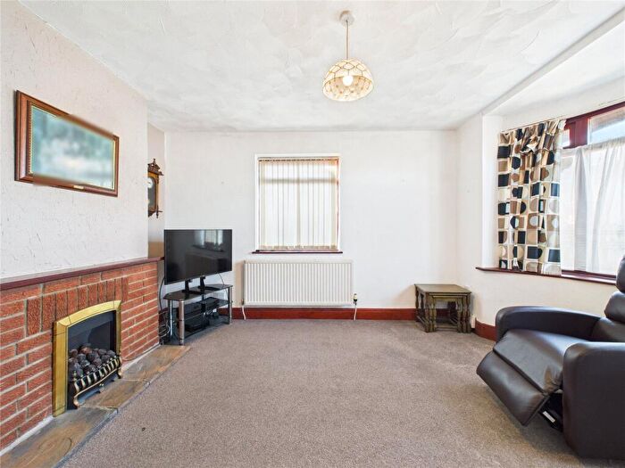 2 Bedroom Bungalow For Sale In Highridge Green, Bristol, BS13