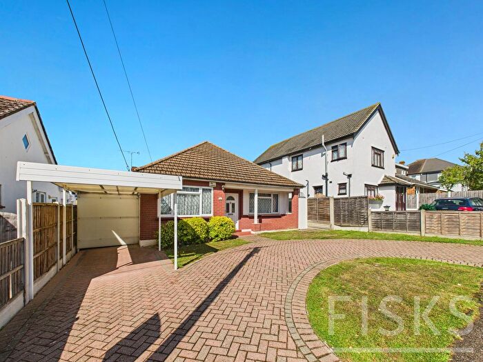 3 Bedroom Detached Bungalow For Sale In Hope Road, Essex, SS7