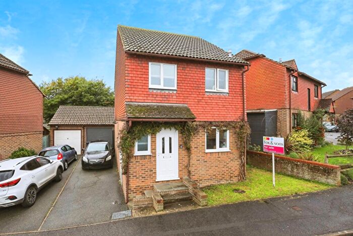 3 Bedroom Detached House For Sale In Hawkstown View, Hailsham, BN27