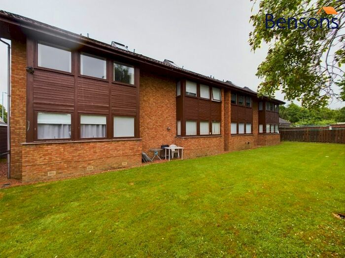 2 Bedroom Maisonette To Rent In Jerviston Street, New Stevenston, North Lanarkshire, ML1