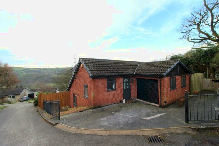 5 Bedroom House To Rent In Gorsey Intake, Broadbottom, SK14