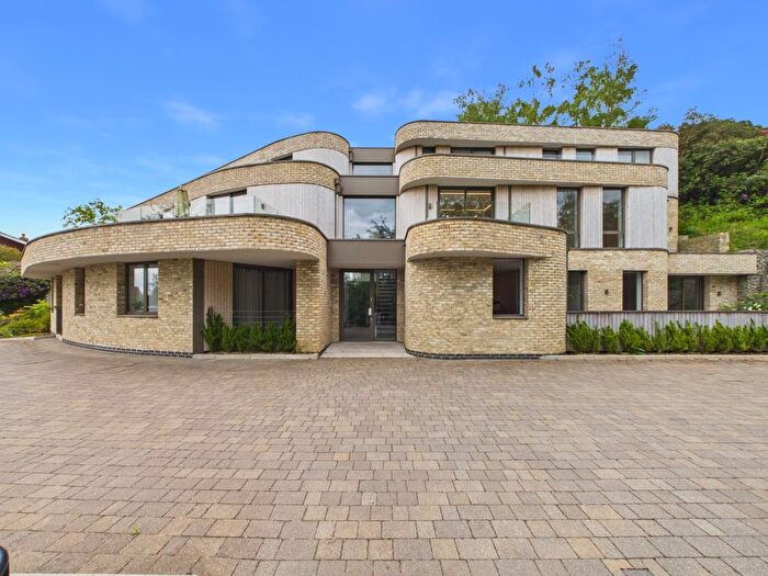 3 Bedroom Flat For Sale In Broadwater Down, Tunbridge Wells, Kent, TN2