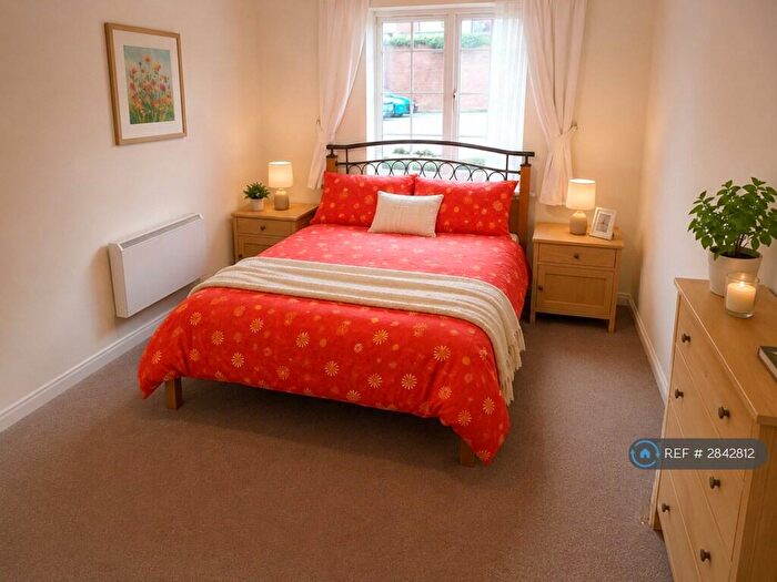 2 Bedroom Flat To Rent In Bartholomew Court, Newbury, RG14
