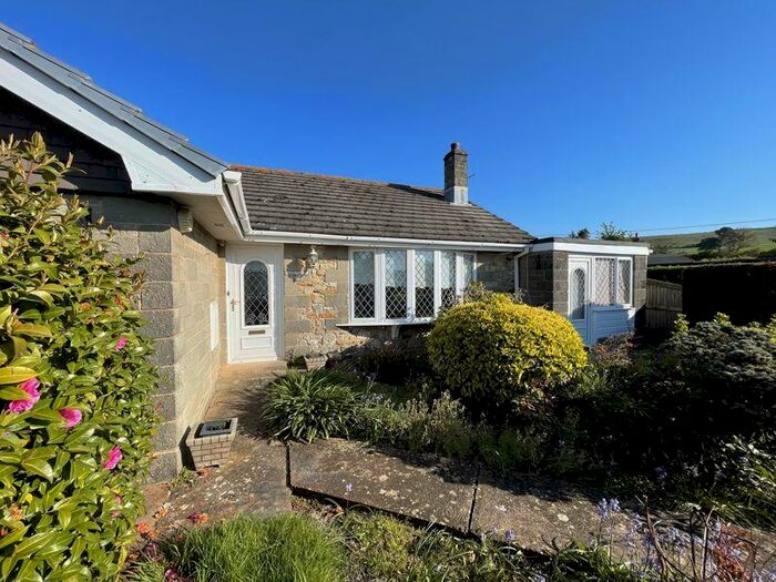 2 Bedroom Bungalow To Rent In Pippins Close, Brighstone, PO30