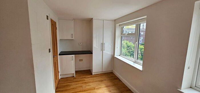 Studio To Rent In Hopton Road, Wealdstone, HA3