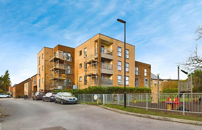 2 Bedroom Apartment For Sale In Laxton Close, Southampton, SO19