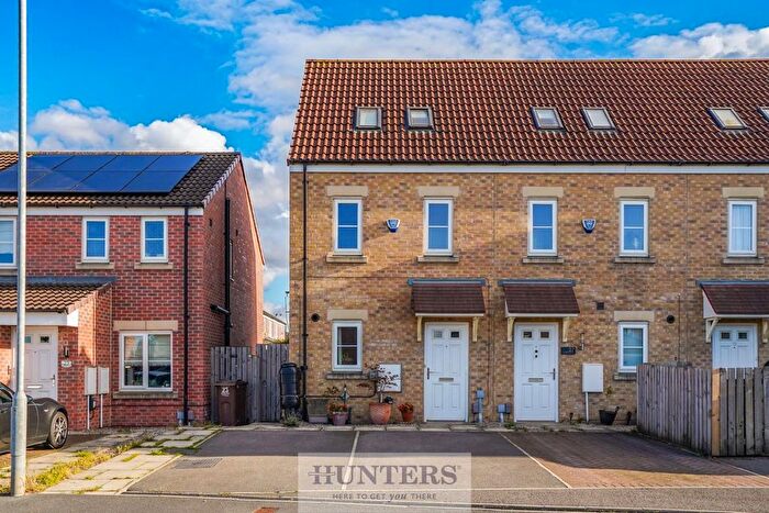3 Bedroom End Of Terrace House For Sale In Sycamore Drive, Castleford, WF10